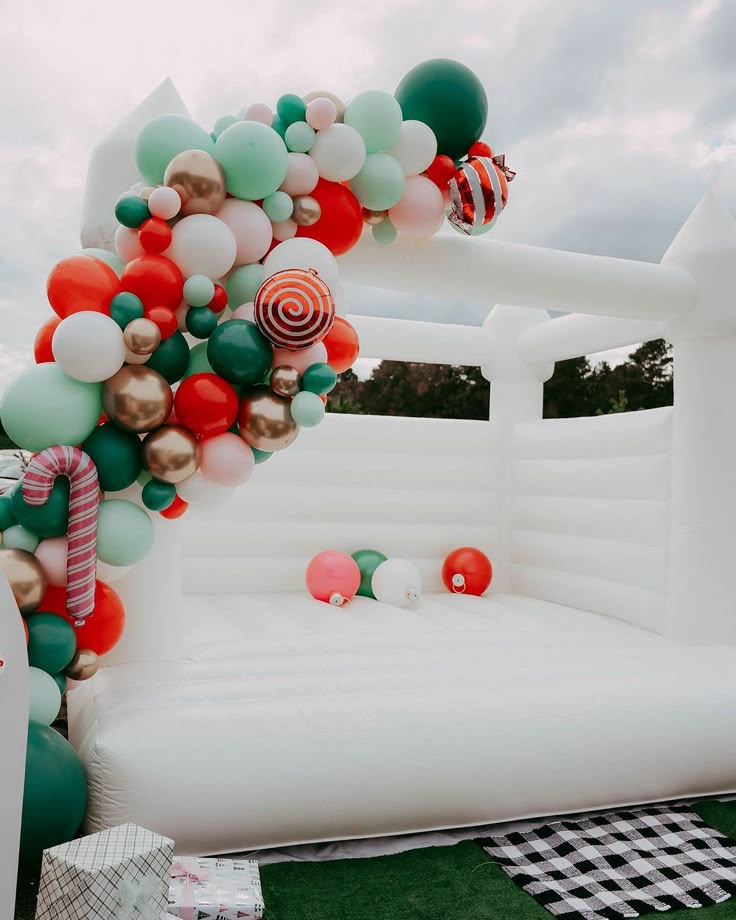A Very Bouncy Christmas Minis - Crawford Photo Co. x Goose & Giggles Play Cafe